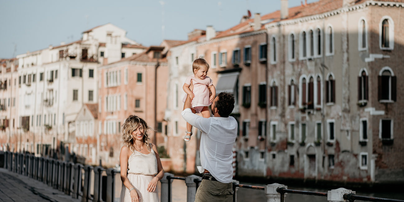 Martina Zilio fotografo famiglia fotografia ritratto lifestyle foto autentiche venezia bambini maternità genitori